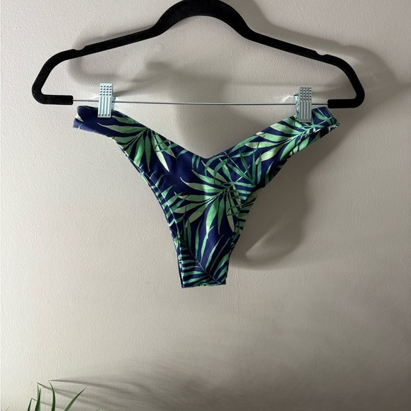 Vaya Island Other - Vaya Island Black Green Tropical Topanga Print Bikini Bottoms Size Small